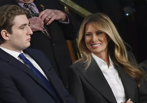 Cum s-a îmbrăcat Melania Trump la Starea Uniunii 2026 în fața Congresului SUA. Președintele a ținut un discurs de o oră și 47 de minute