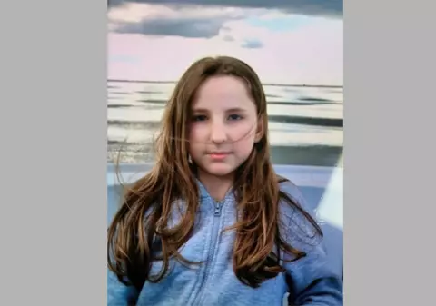 Avertizare RO-Alert, după ce o fetiță de 12 ani a dispărut în București