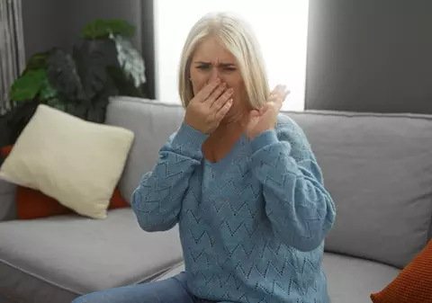 Cum să elimini mirosurile neplăcute din casă