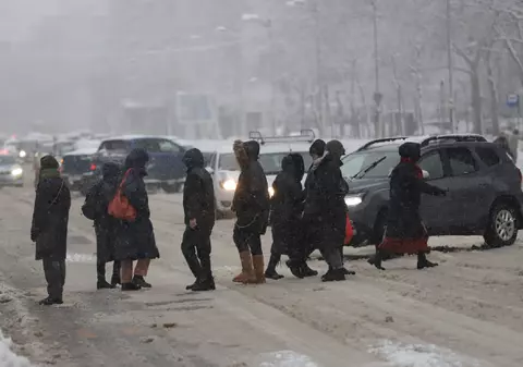 Cod portocaliu și galben de ninsori și vânt puternic în 25 de județe și în București