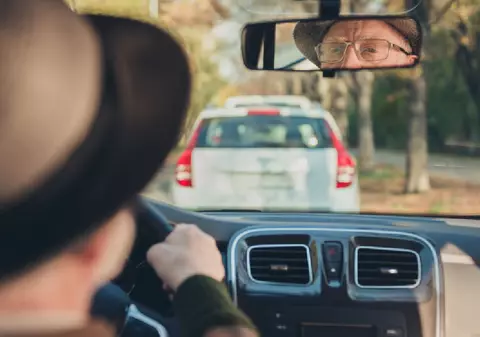 Permisul auto va fi suspendat pentru amenzile rutiere neplătite: „Doar 40% dintre ele sunt încasate”, acuză Bolojan