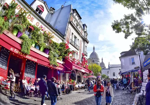 Au ales să se retragă din viața socială, dezinteresați de muncă, familie sau politică. Fenomenul curios care cuprinde Franța