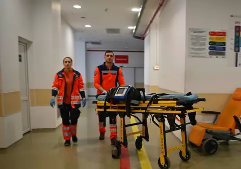 Veniturile personalului din spitale și din serviciile de ambulanță și urgență nu vor fi reduse cu 10%