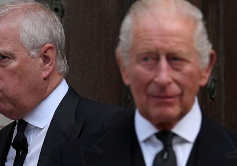 Regele Charles, primul mesaj după arestarea fratelui său Andrew: „Justiţia trebuie să-şi urmeze cursul”