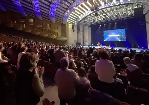 Cum au primit 4.000 de oameni „miracolul” relaxării de la „Vizionari”. Chakra noastră cea de toate zilele