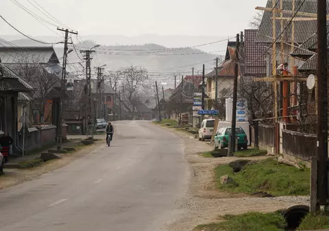 O casă cu teren de 322 de metri pătrați se vinde cu 7.000 de euro, într-o localitate din România