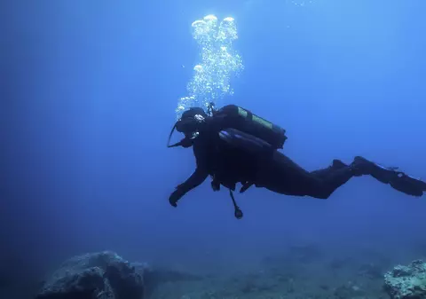 O navă gigant, veche de 2.000 de ani, a fost descoperită din întâmplare în Marea Ionică: italienii au ținut secretă descoperirea, de frica hoților