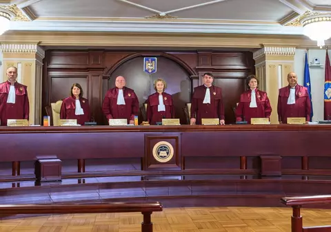 CCR a decis cu 6 voturi pentru și 3 contra că al doilea proiect al legii pensiilor magistraților este constituțional, după 5 amânări. Ce înseamnă acest lucru