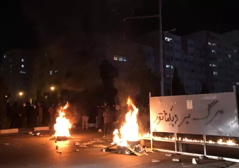 Un nou val de furie populară ia amploare în Iran. Apel la proteste naționale, pe 17-18 februarie, pentru „răzbunarea celui mai mare masacru”. Cum răspunde regimul