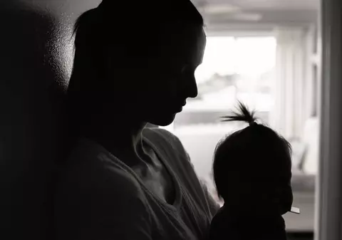 O mamă și cei trei copii s-au intoxicat în propria casă, la scurt timp după ce s-au mutat acolo: „Nu pot să trăiesc așa”