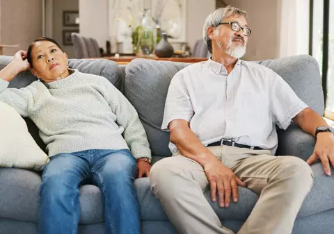 Cum împiedici „sindromul soțului pensionar” să-ți distrugă căsnicia înainte ca partenerul tău să te înnebunească de tot