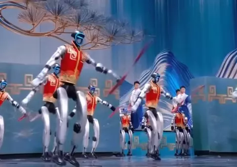 Spectacolul uriaș organizat cu ocazia Anului Nou Chinezesc: 24 de roboți umanoizi au făcut mișcări de arte marțiale și dans foarte avansate