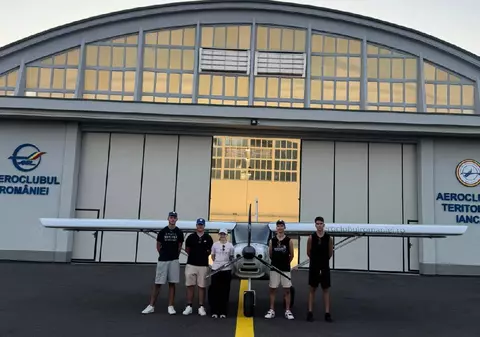 Adolescenții de 16 ani învață să piloteze un avion la Brăila, la Aeroclubul Teritorial Ianca, gratuit: „Am avut emoții la primul zbor”