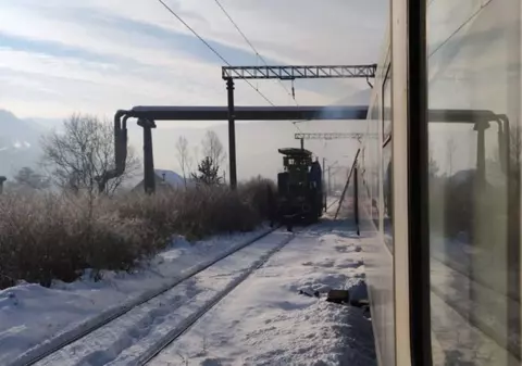 Traficul feroviar între stațiile Petroșani și Târgu Jiu, închis total după defectarea unei locomotive de marfă