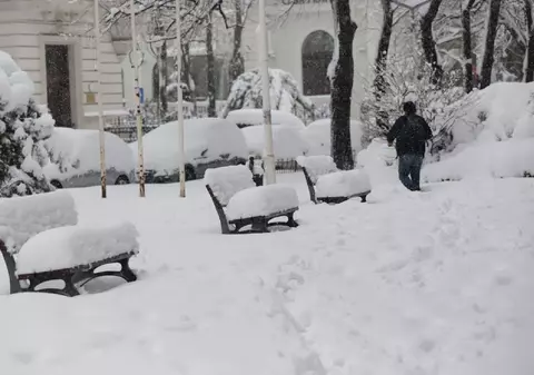 Cum ne relaxează ninsoarea creierul și cum ne protejăm ochii de zăpadă