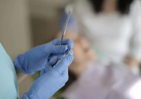 Detartrajul dentar - tot ce trebuie să știi despre procedură și îngrijire