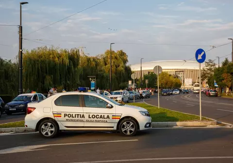 O femeie din Cluj a fost amendată pentru că a parcat pe trotuar la 3 ani după ce a murit