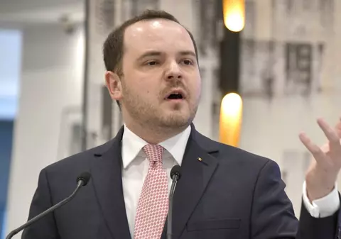 A luat sau a dat Alexandru Rogobete șpagă ca medic? Cum a răspuns ministrul Sănătății