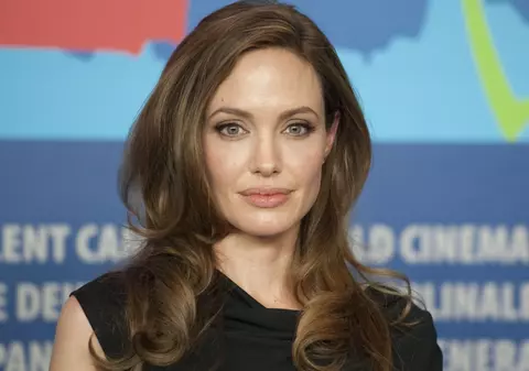Imagini cu Angelina Jolie cu părul scurt și blond. Schimbare radicală de look pentru actriță