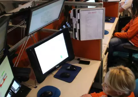 Un bărbat a blocat numărul 112, sunând de 240 de ori pe zi, în Polonia. Ce pedeapsă a primit și cum e în România