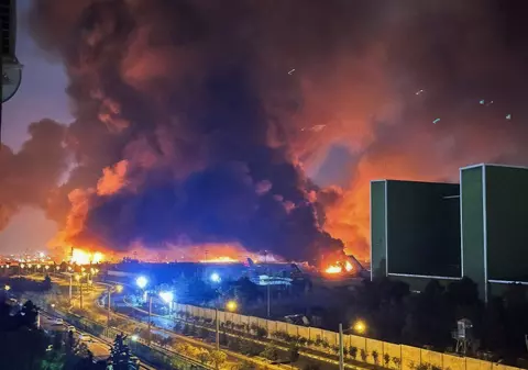 Război în Orient. Un nou val de atacuri aeriene extinse în Iran, inclusiv în Teheran | Mojtaba Khamenei, noul lider suprem. Infrastructura petrolieră regională, în pericol