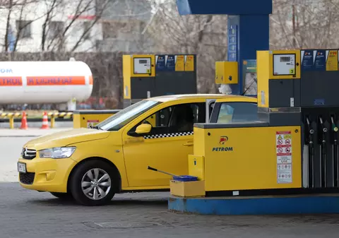 Benzina s-a scumpit cu peste 50 de bani, iar motorina cu aproape 20, sâmbătă, 4 aprilie 2026. Cât costă un litru de carburant în București, Cluj-Napoca, Timișoara, Iași și Constanța