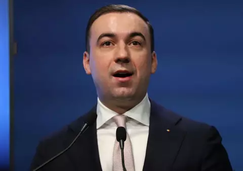 Guvernul lucrează pe 5 scenarii, ca prețul carburanților să nu ajungă la 10 lei. „Este extrem de important”, spune Bogdan Ivan