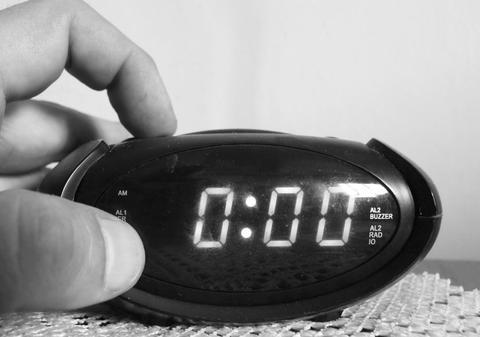 Ora de vară 2026. Se schimbă ora în acest weekend! Detaliul pe care mulți îl uită: Ce se întâmplă duminică la ora 3:00?