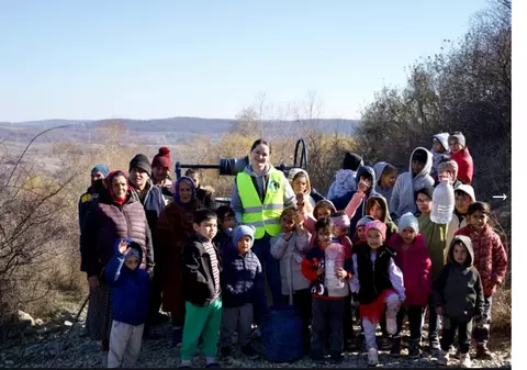 Selly a construit la construirea unei fântâni într-o comunitate din județul Bacău