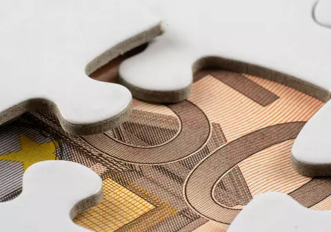 4 idei pentru a-ți spori economiile