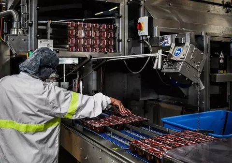 Danone cumpără cu un miliard de euro o companie de suplimente alimentare și mâncare pe bază de plante