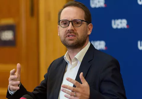 Dominic Fritz desființează sute de posturi la Primăria Timișoara şi la Poliţia Locală cu „un respect mare” pentru cei care vor fi dați afară