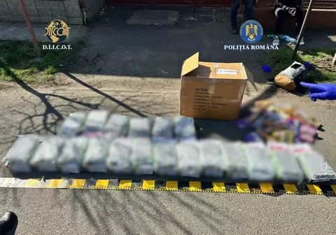O tânără din Timișoara a ascuns aproape 10 kilograme de canabis printre dulciurile aduse din Spania