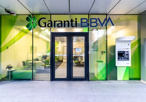 Raiffeisen vrea să cumpere Garanti Bank România, într-o tranzacție de 550 de milioane de euro