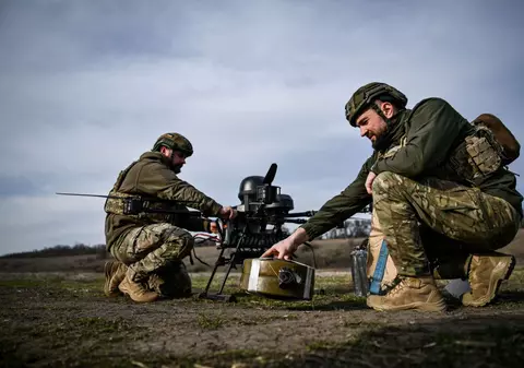 Volodimir Zelenski apără dronele ucrainene, după ce au fost comparate cu „piesele Lego”: „Orice gospodină ar putea fi director la Rheinmetall”