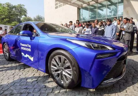 Ce carburanți alternativi sunt disponibili pe piață în contextul în care benzina și motorina se îndreaptă spre 10 lei pe litru