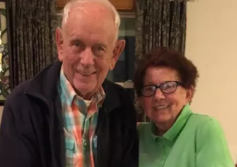 Secretele unui mariaj care durează de 75 de ani: „Am fugit împreună și nu ne-am certat niciodată pentru bani”