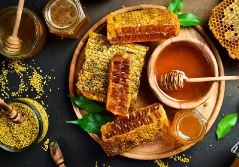 Câtă miere este recomandat să consumi pe zi