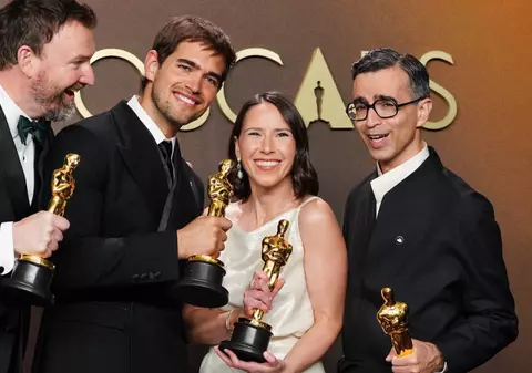 Cine este Natalie Musteață, regizoarea de origine română care a câștigat Oscarul cu filmul distopic „Two People Exchanging Saliva”