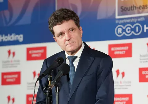 Nicușor Dan a amânat nedeterminat numirea șefilor la SRI și SIE, deși în curând se împlinește un an de mandat, și a dat o explicație seacă