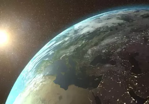 Rotația Pământului încetinește și face zilele tot mai lungi, din cauza topirii gheții polare, arată un nou studiu