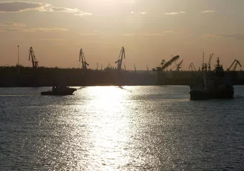 O navă cargo civilă din Marea Neagră a fost lovită de drone rusești, iar mai mulți marinari au fost răniți