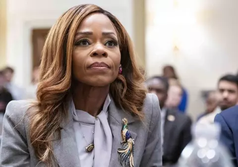 Un congresmen american a furat cinci milioane de dolari de la FEMA pentru a fi reales și a cumpărat un inel cu diamant