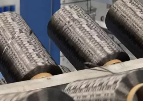 China forjează un material de 10 ori mai puternic decât oțelul: un cablu de 2 milimetri poate trage un autobuz cu 54 de oameni la bord