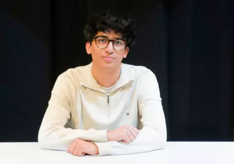 Un adolescent de 16 ani a refuzat 300.000 de dolari ca să renunțe la școală, iar acum conduce o companie care ajută fermierii de pe trei continente