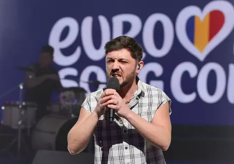 Cum sună melodia care speră Vanu să-l ducă în finala internațională Eurovision 2026 de la Viena: „Therapy Enemy”