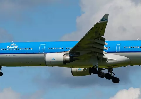 O familie a cheltuit 46.000 de euro pe bilete de avion la business class, dar au fost refuzați la îmbarcare pentru că nu aveau viză