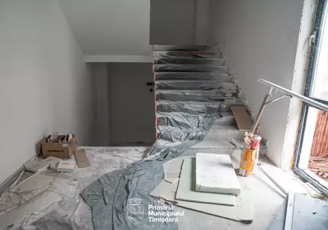 Murăturile și bicicletele din buncărele din Timișoara trebuie să dispară: 50 de adăposturi civile vor fi reamenajate de primărie