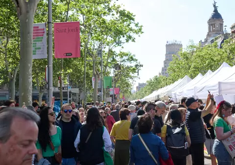 Sunt prea mulți oameni pentru o singură planetă și consumăm resursele Pământului „împrumutate” de la generațiile viitoare