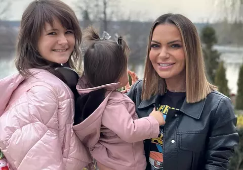 Cu ce se ocupă Andreea Antonescu în America. Artista s-a mutat împreună cu cele două fetițe: „Trăim în prezent și pentru noi”